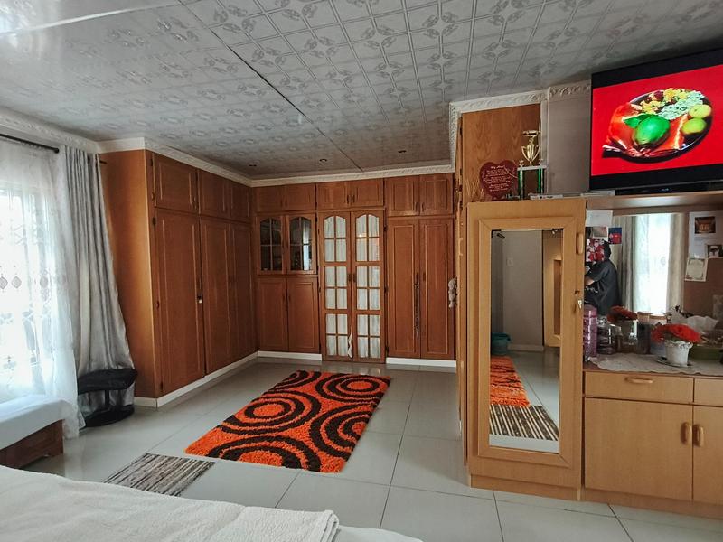 7 Bedroom Property for Sale in Southernwood Eastern Cape